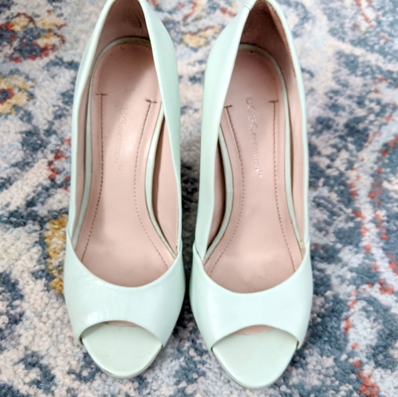 BCBG Generation peep toe pumps - Picture 5 of 9